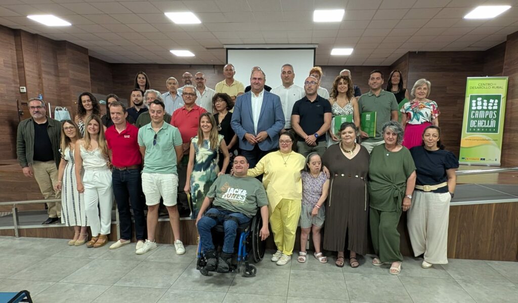 Acto Firma Contratos Campos De Hellín (4)
